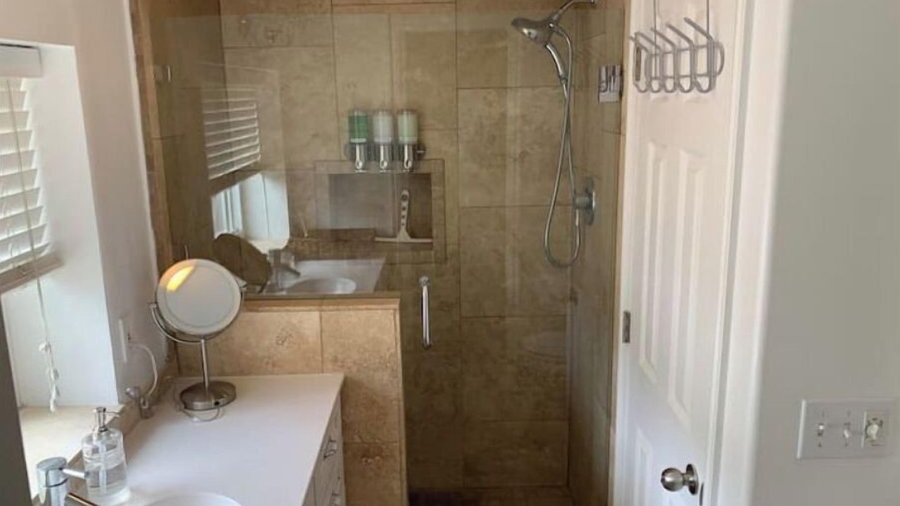 Photo of Bathroom in Sandy