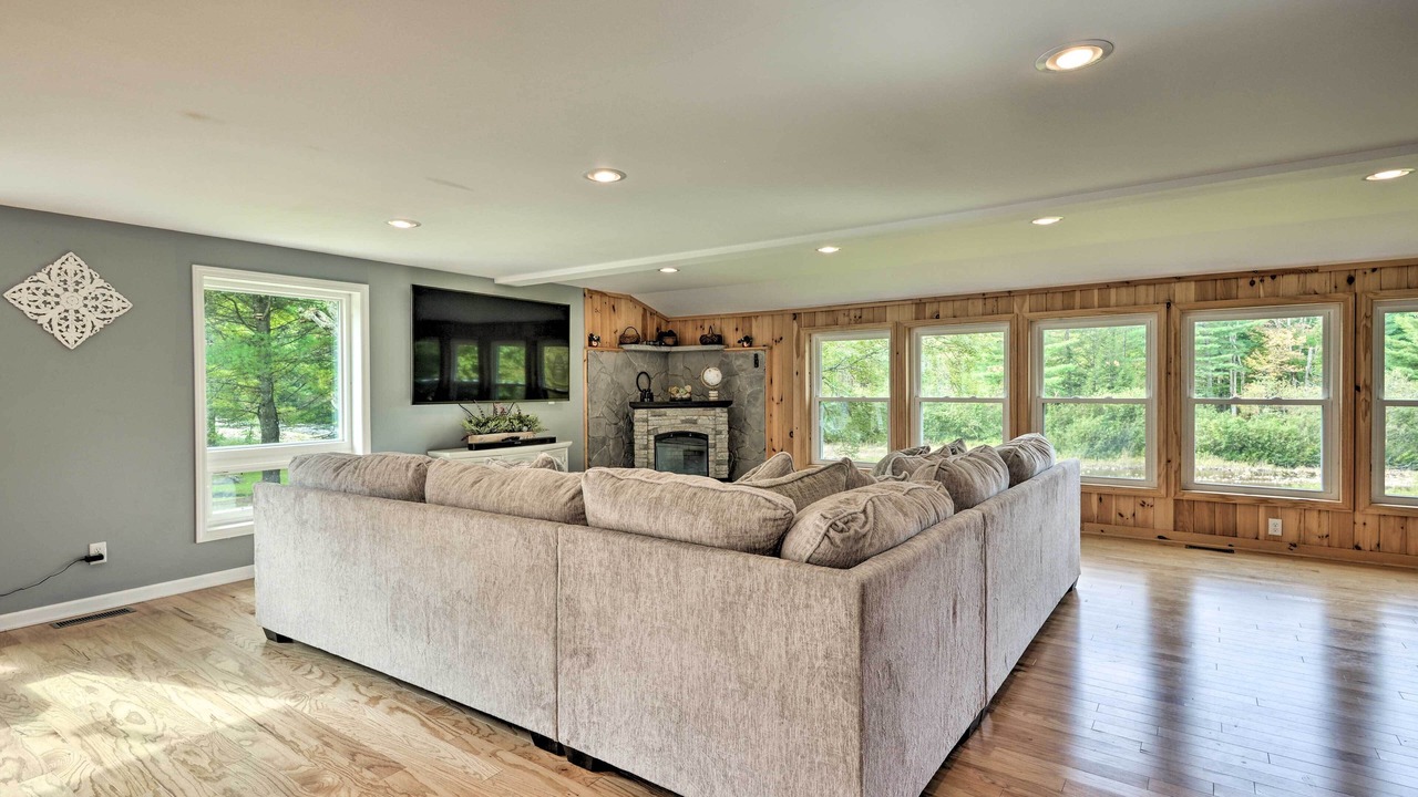 Photo of Livingroom in Glenfield