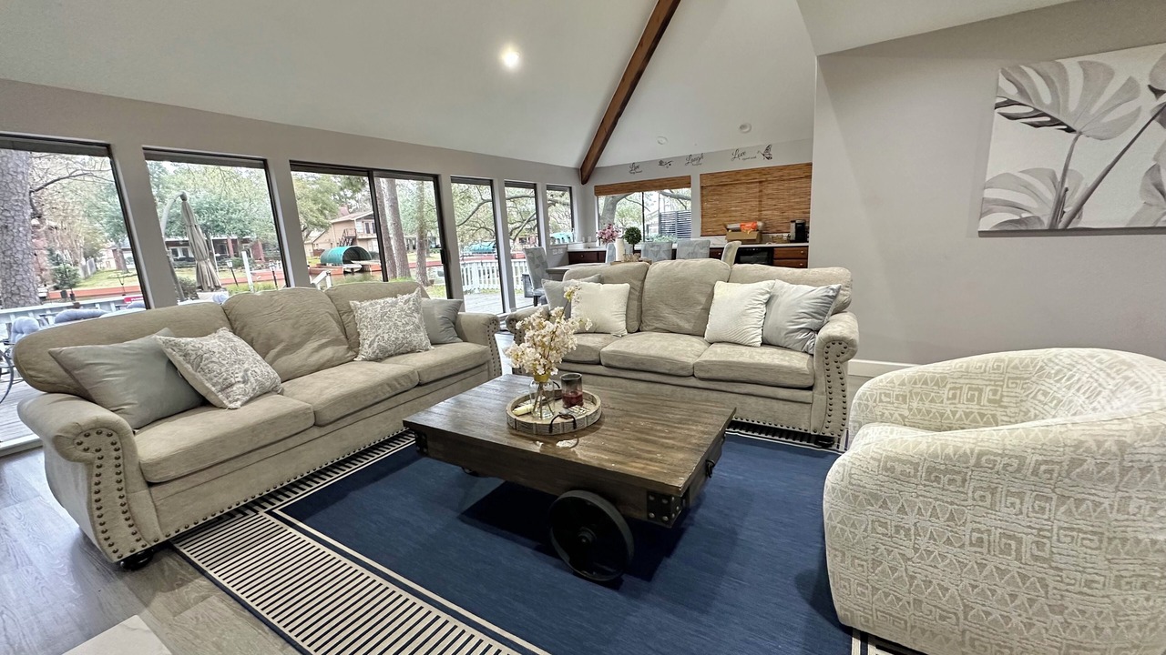 Photo of Livingroom in Walden on Lake Conroe