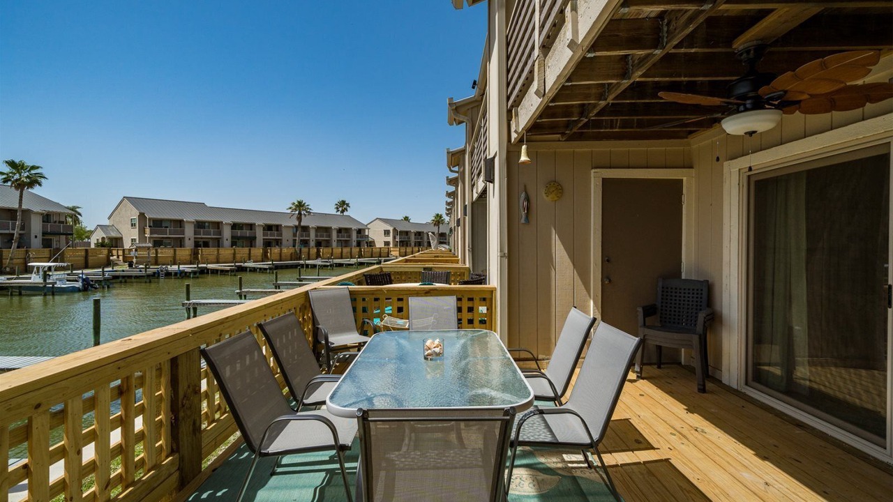 Photo of Outdoor in Harbor Oaks