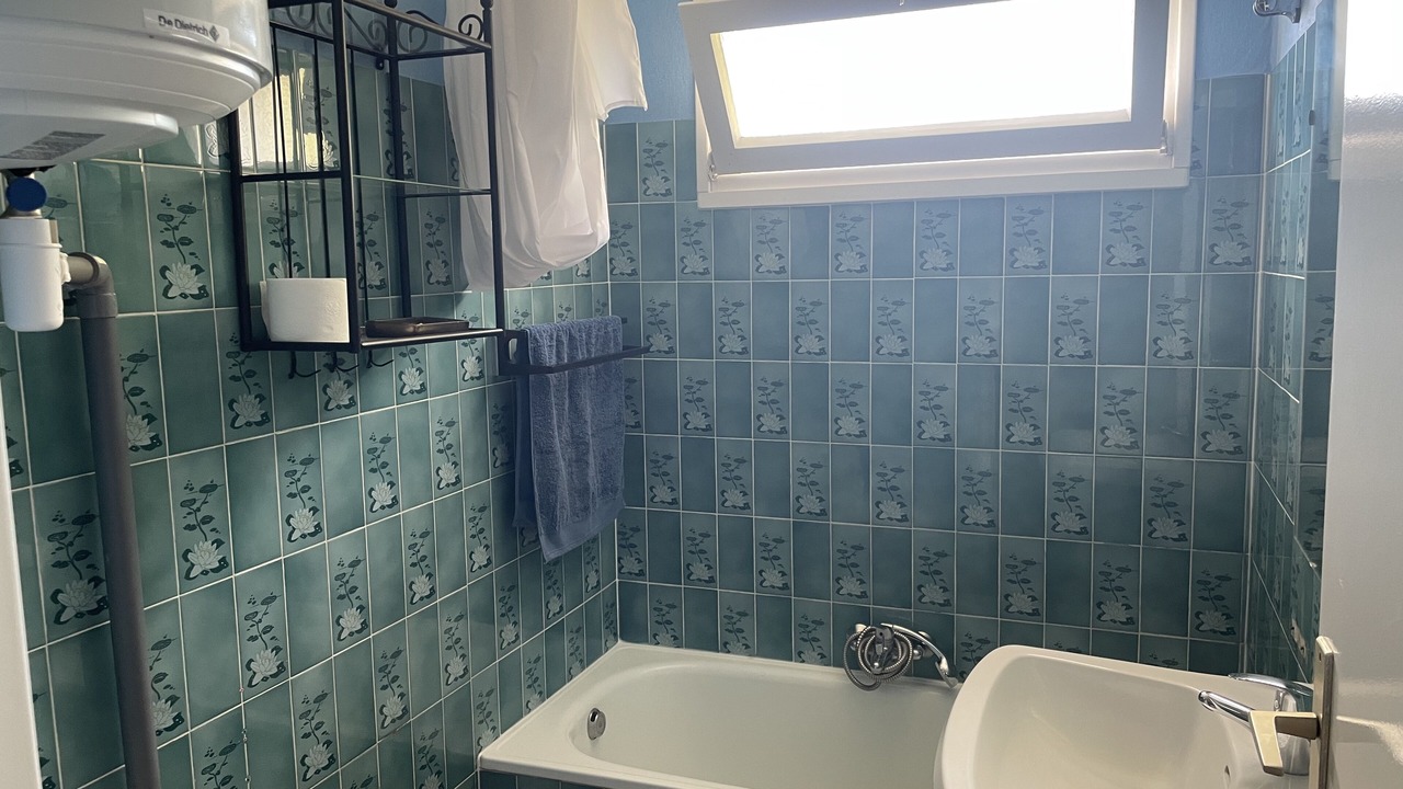 Photo of Bathroom in Hopitaux-Facultes