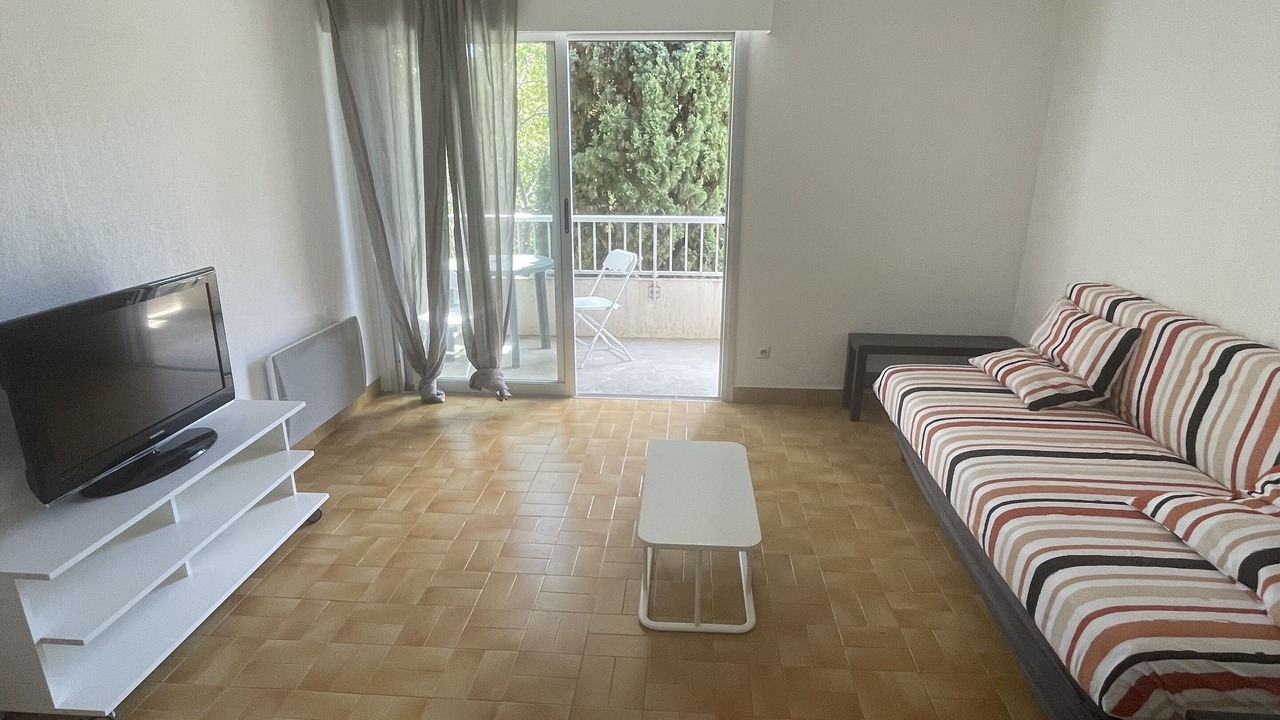 Photo of Livingroom in Hopitaux-Facultes