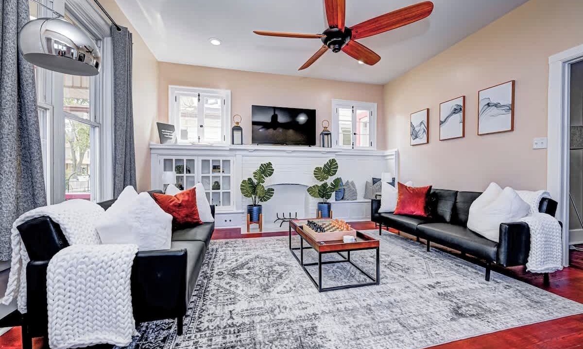 Photo of Livingroom in Fountain Square