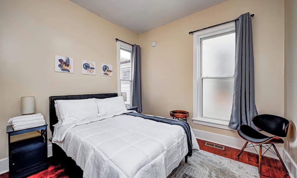 Photo of Bedroom in Fountain Square