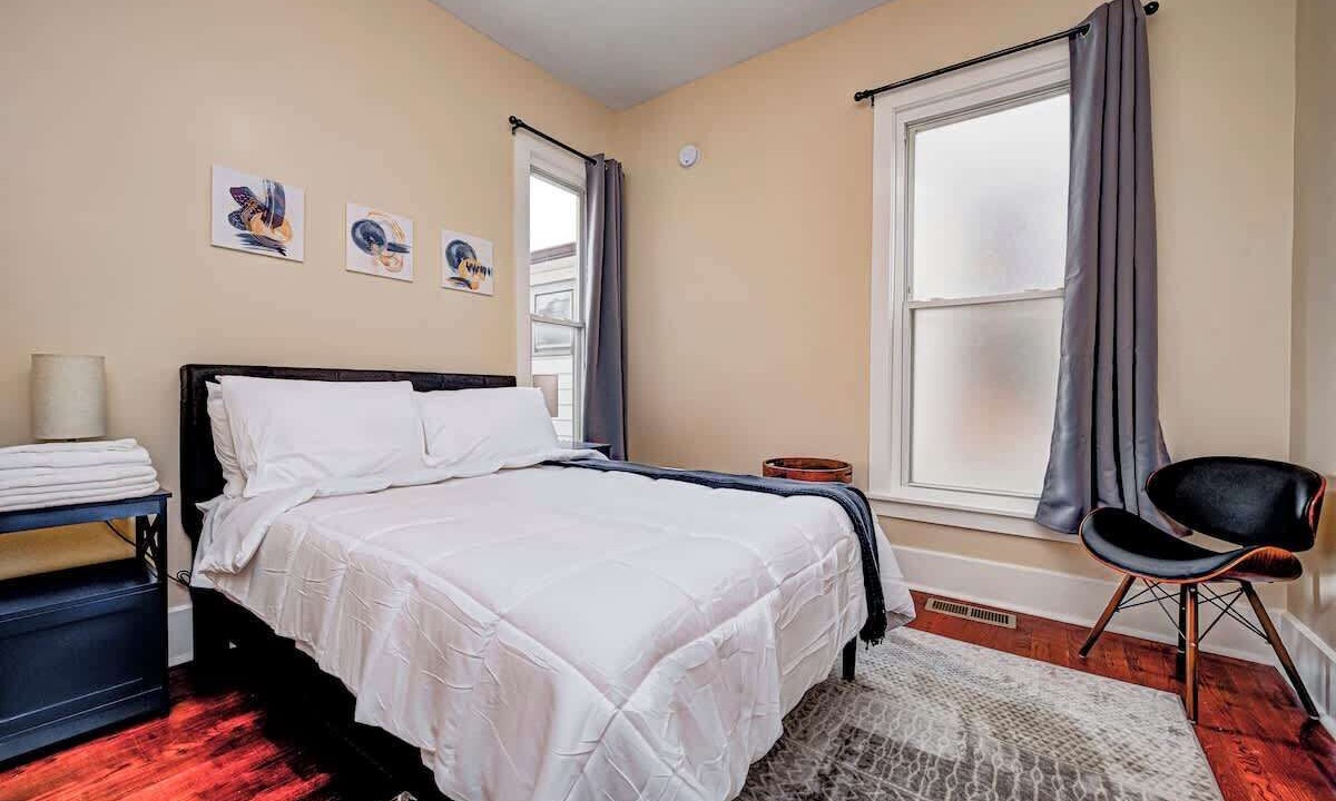 Photo of Bedroom in Fountain Square