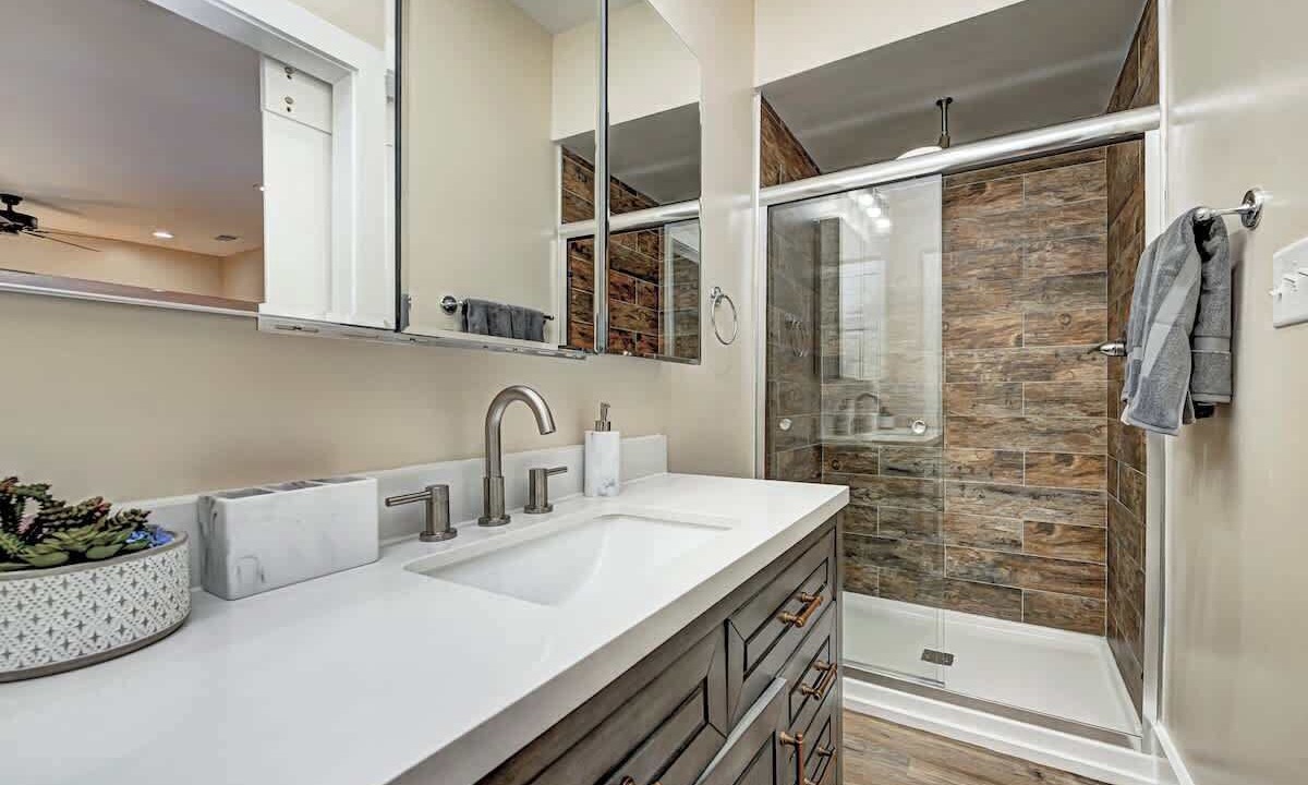 Photo of Bathroom in Fountain Square