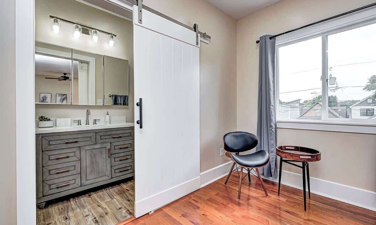 Photo of Bathroom in Fountain Square