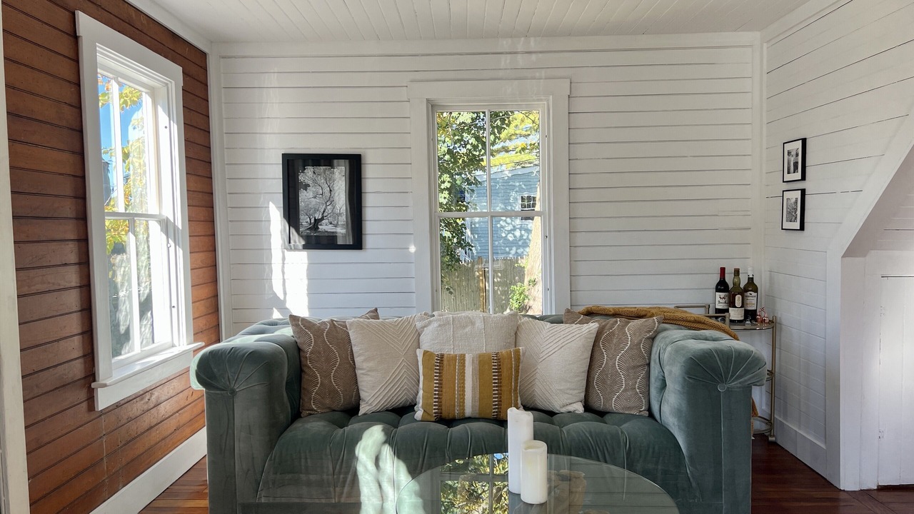 Photo of Livingroom in Tiverton