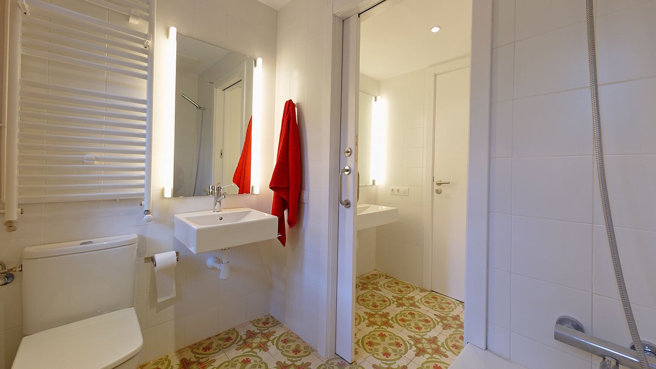 Photo of Bathroom in Alcover