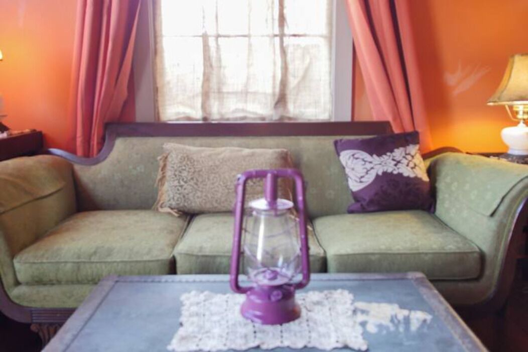 Photo of Livingroom in Seventh Ward