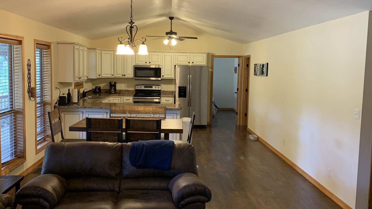 Photo of Livingroom in Van Buren