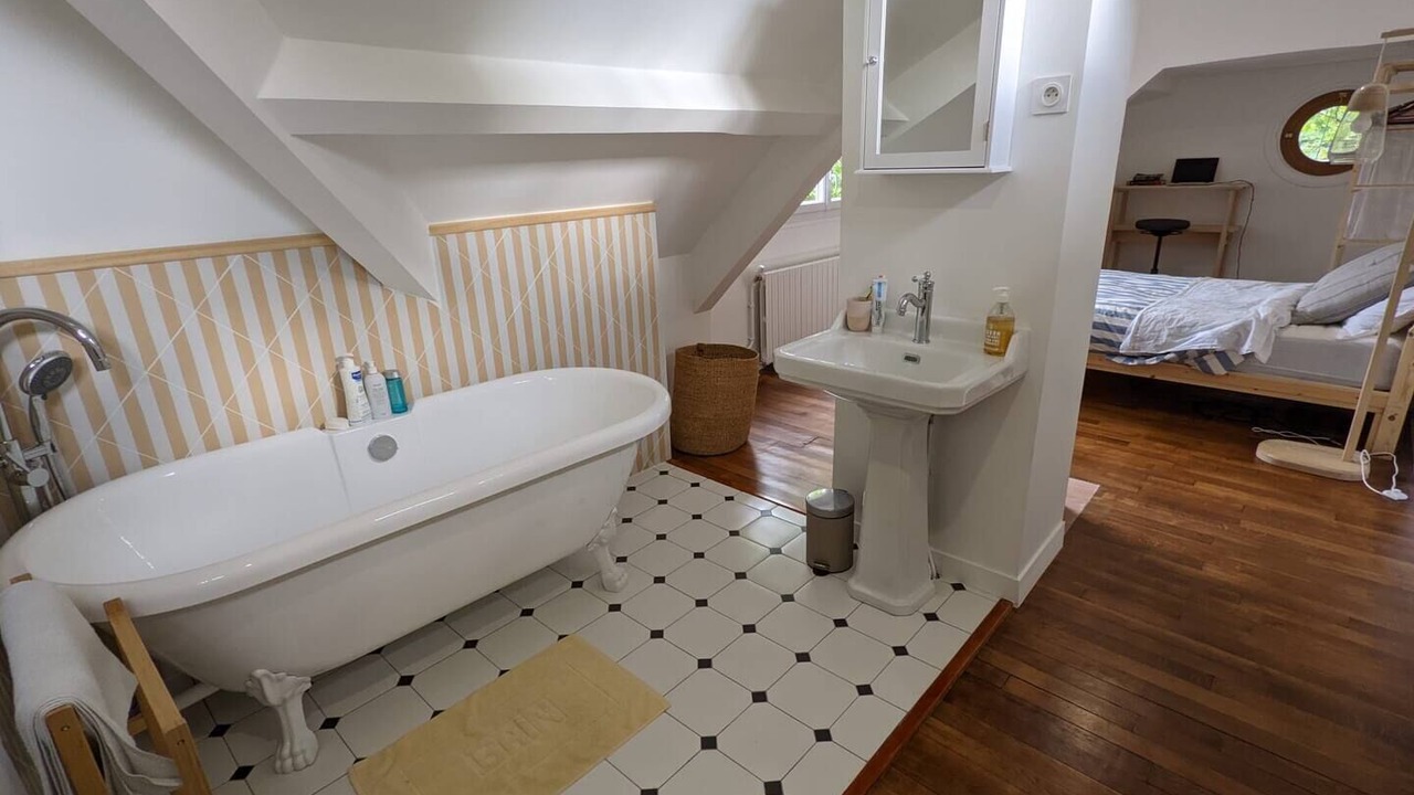 Photo of Bathroom in Mesnil-sur-l'Estree