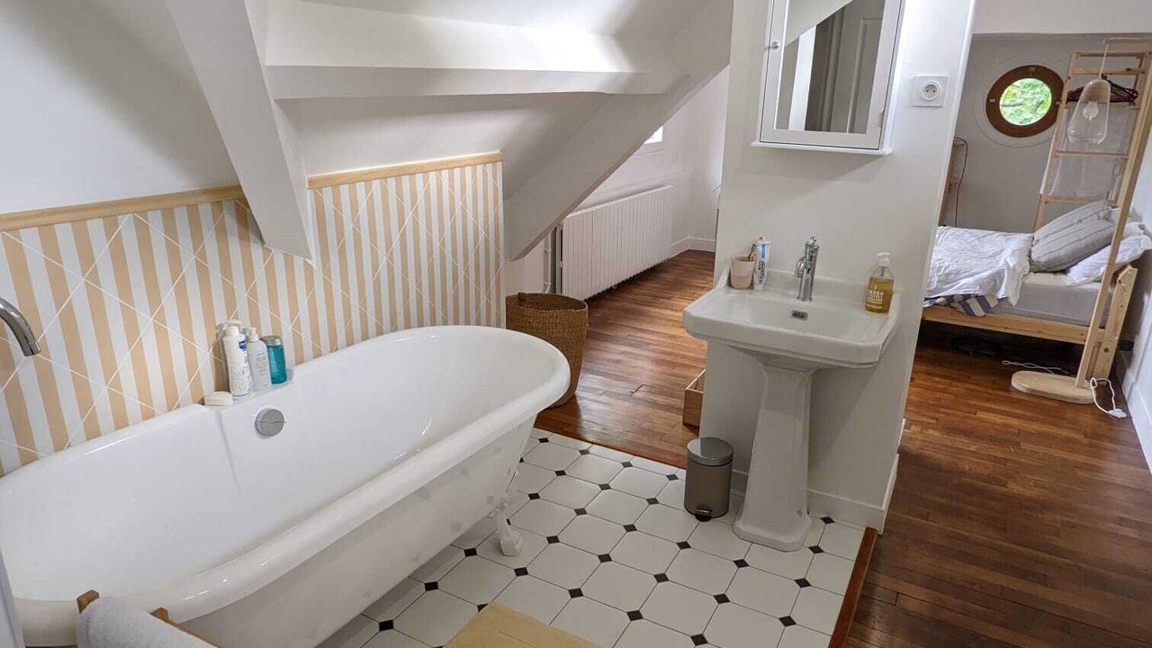 Photo of Bathroom in Mesnil-sur-l'Estree