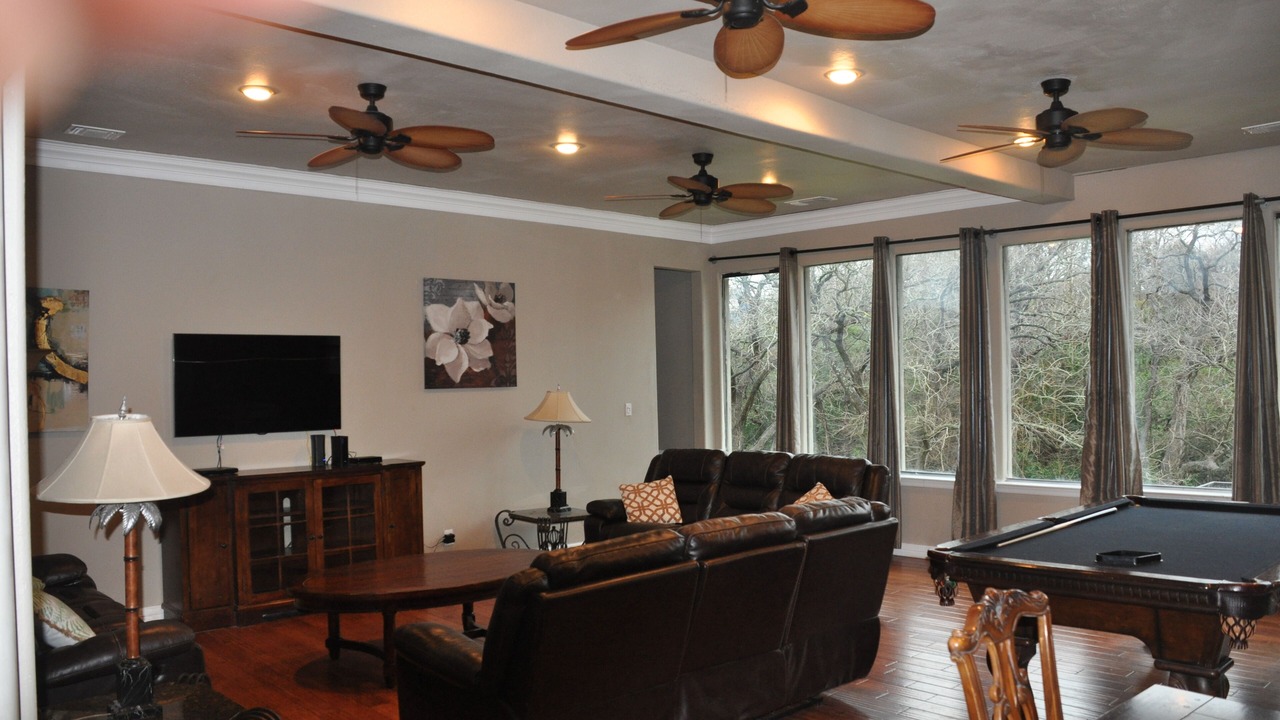 Photo of Livingroom in McQueeney
