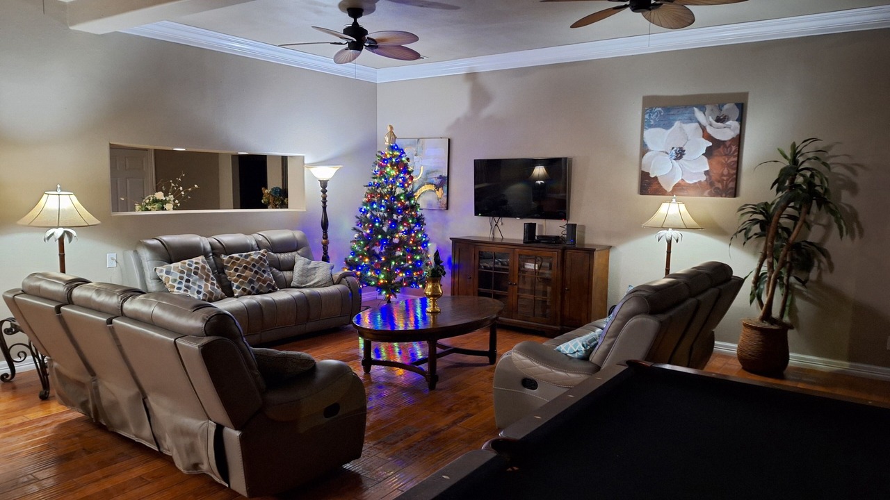 Photo of Livingroom in McQueeney