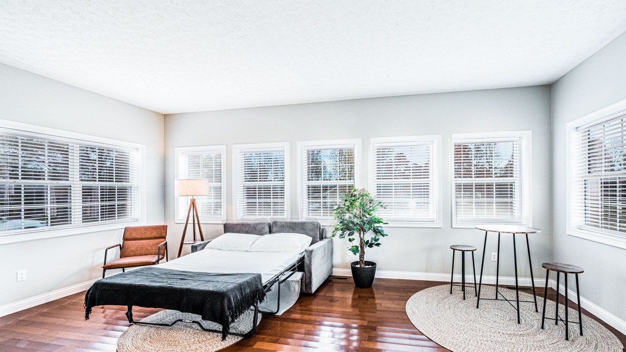 Photo of Bedroom in Cave City