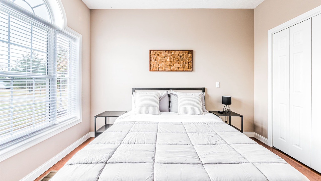 Photo of Bedroom in Cave City