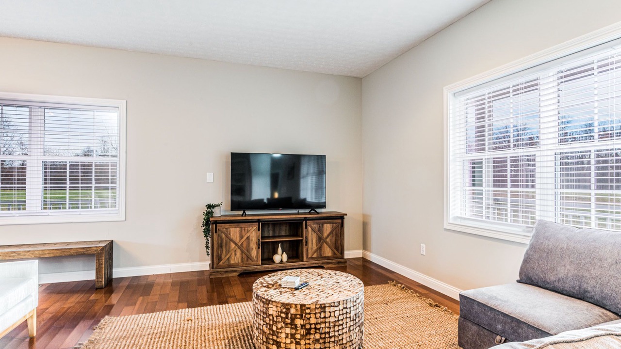 Photo of Livingroom in Cave City