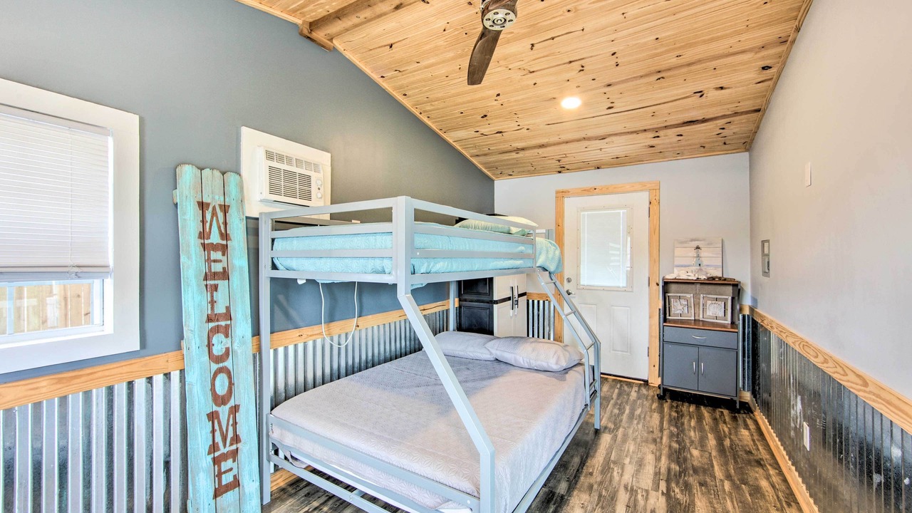 Photo of Bedroom in Gun Barrel City