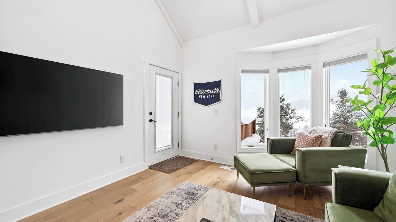 Photo of Livingroom in Ellicottville