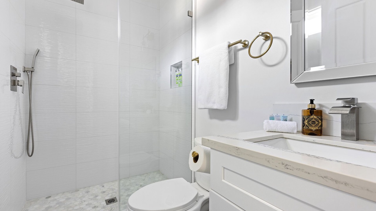 Photo of Bathroom in Valley Glen