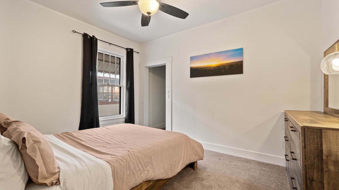 Photo of Bedroom in Central - Terry