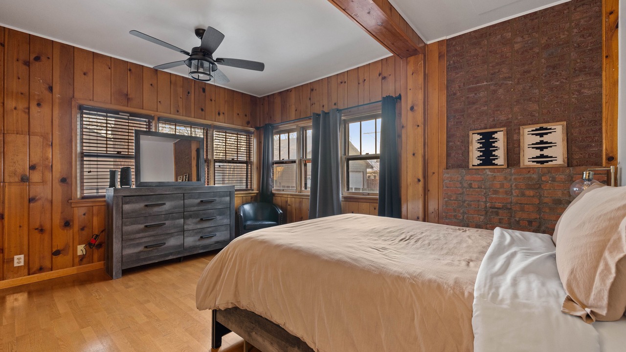 Photo of Bedroom in Central - Terry