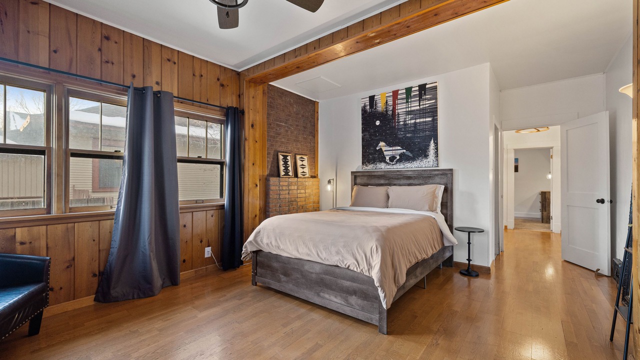 Photo of Bedroom in Central - Terry