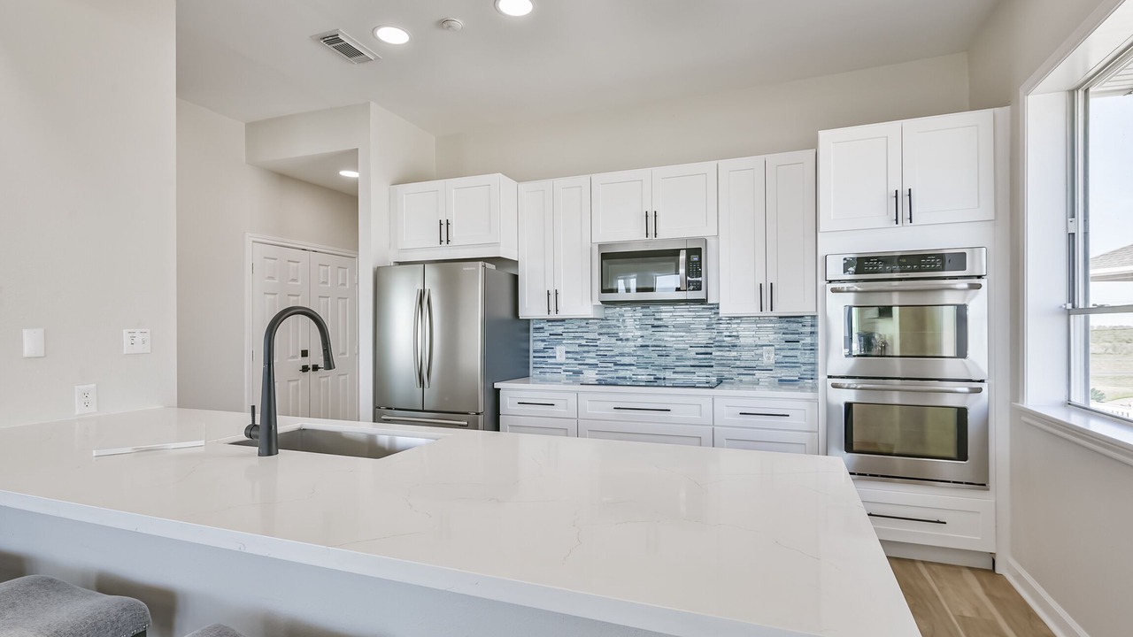 Photo of Kitchen in Sands Of Kahala Beach