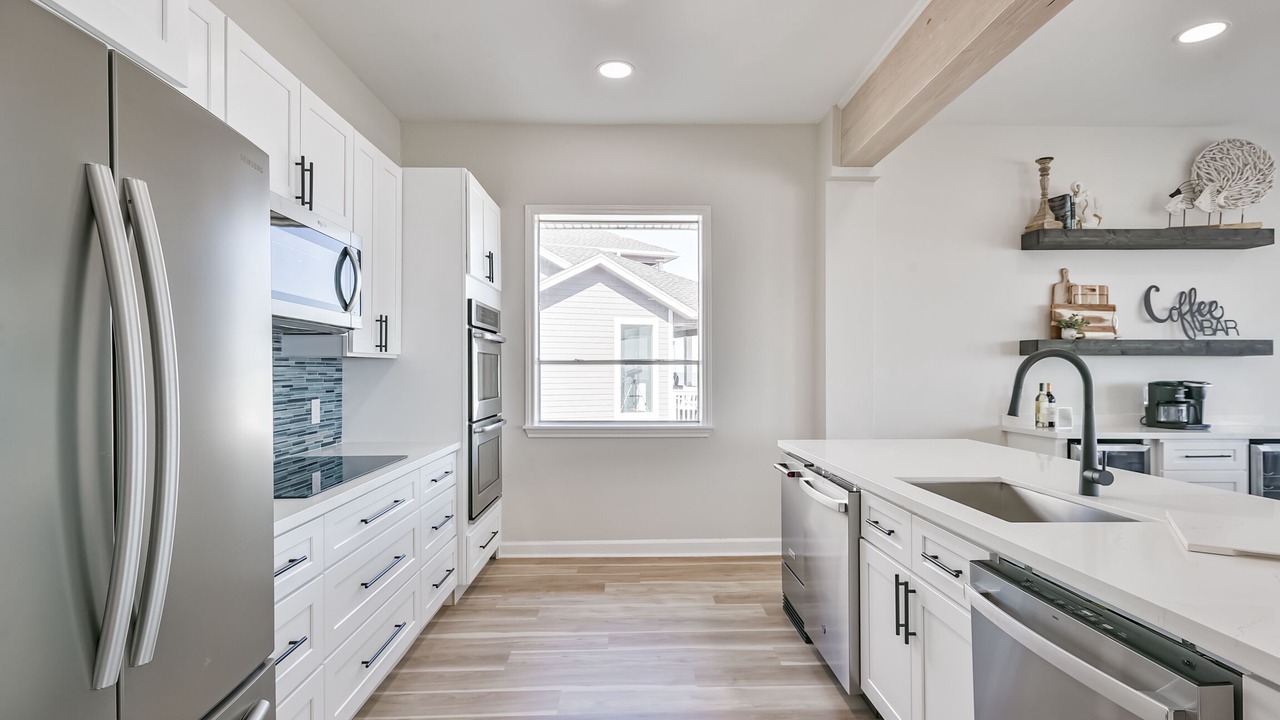 Photo of Kitchen in Sands Of Kahala Beach