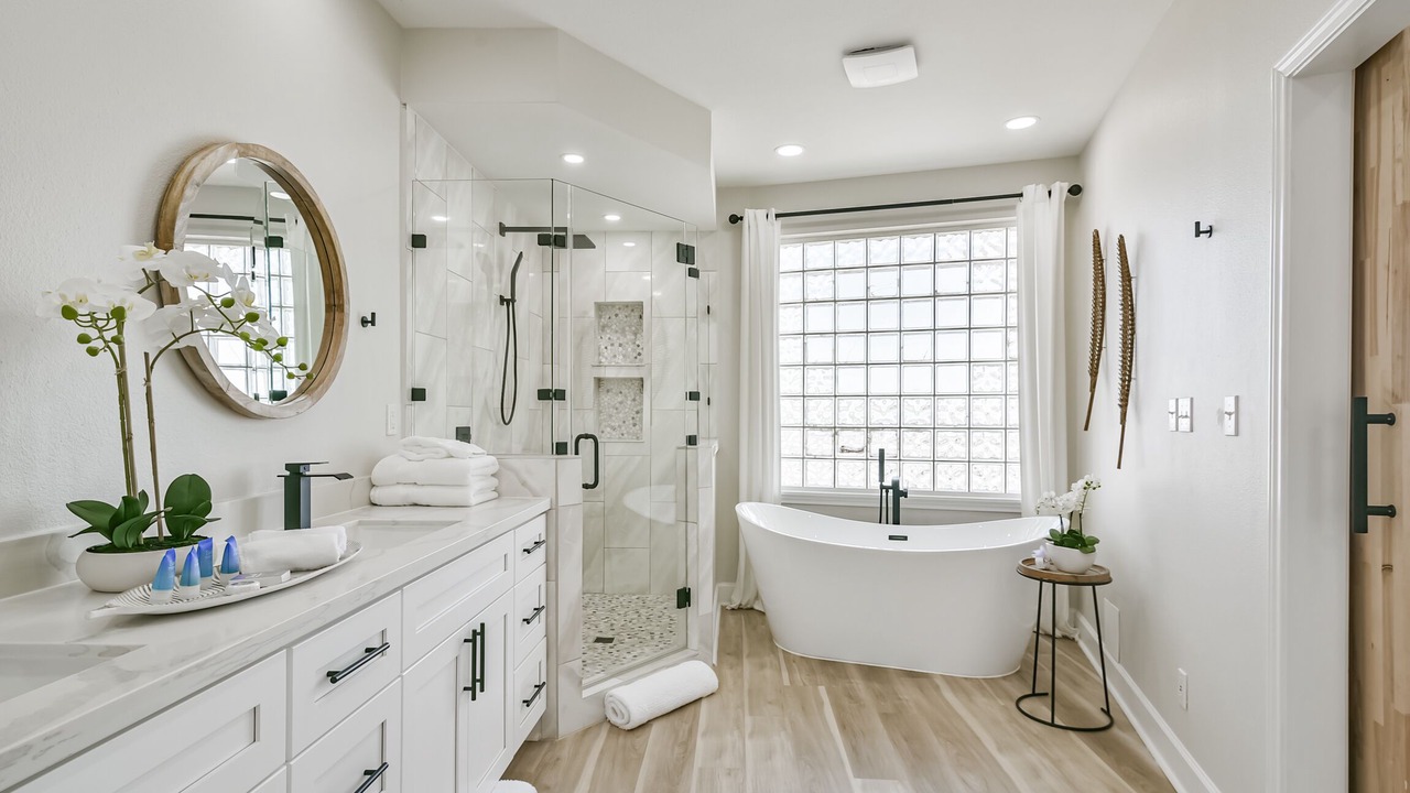 Photo of Bathroom in Sands Of Kahala Beach