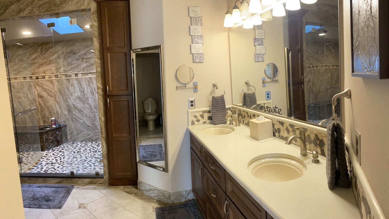 Photo of Bathroom in East Wenatchee