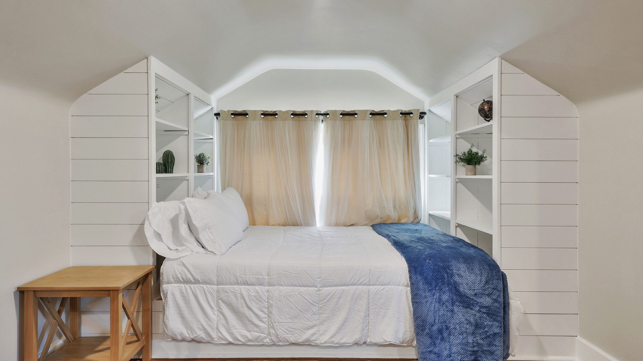 Photo of Bedroom in College Hill