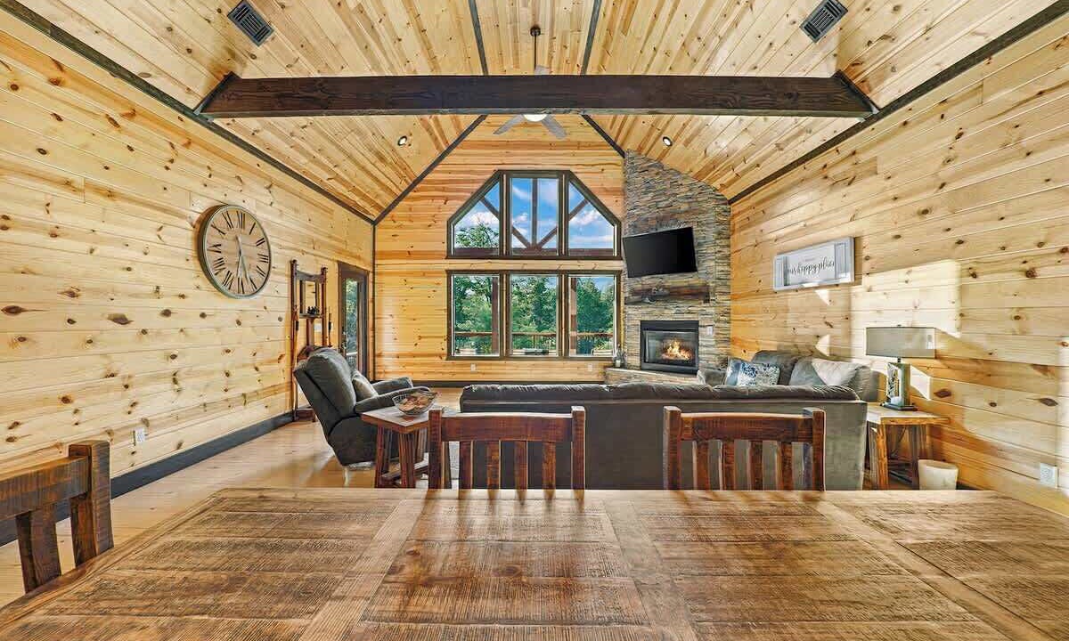 Photo of Livingroom in Hochatown