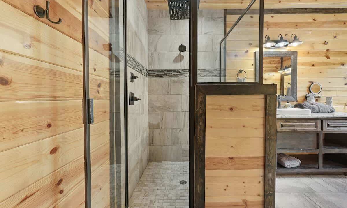 Photo of Bathroom in Hochatown