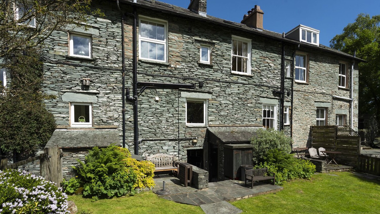 Photo of Outdoor in Chapel Stile