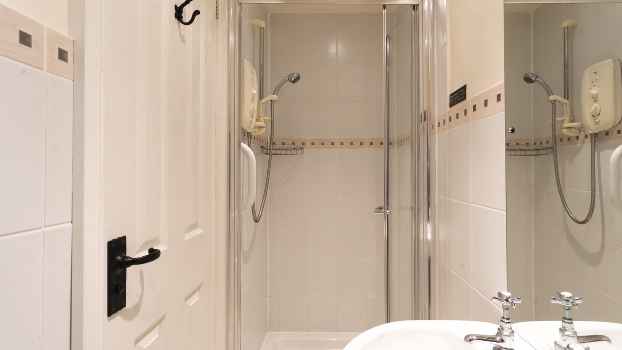 Photo of Bathroom in Chapel Stile