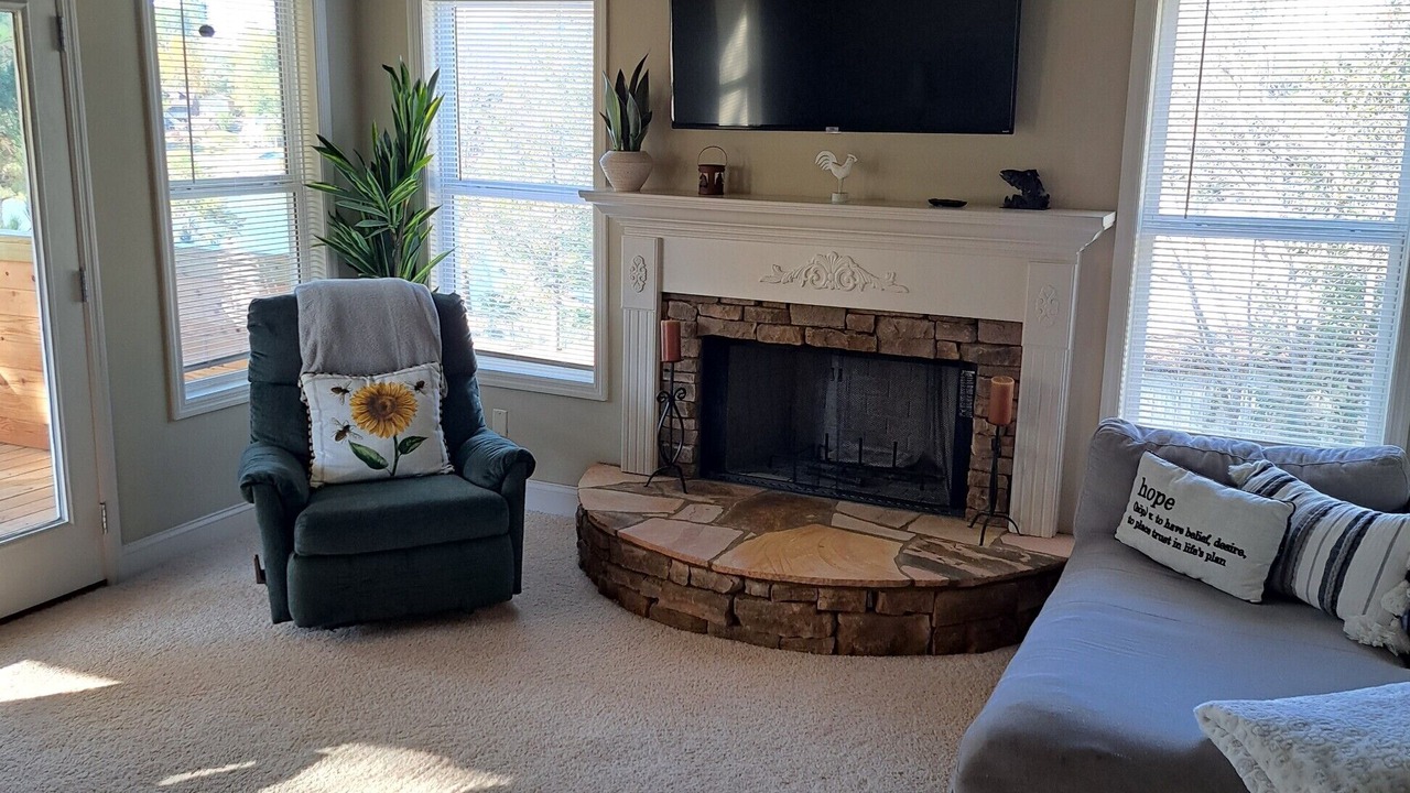 Photo of Livingroom in Wedowee