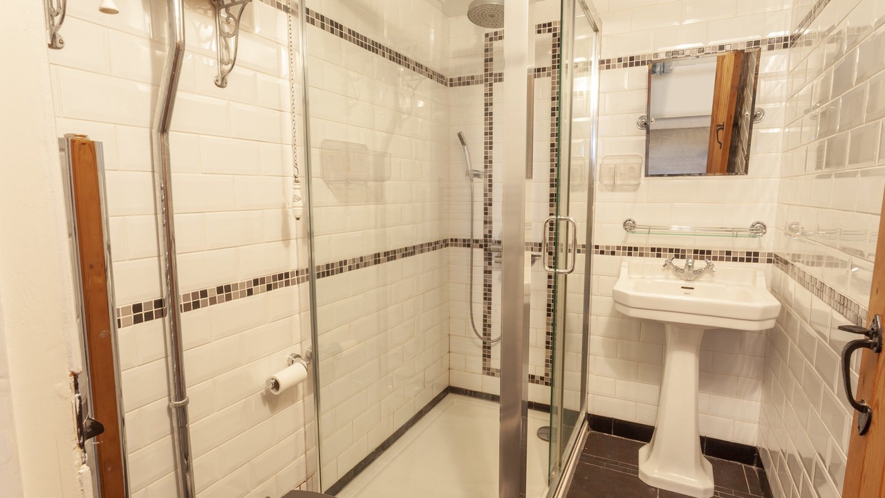 Photo of Bathroom in Porlock