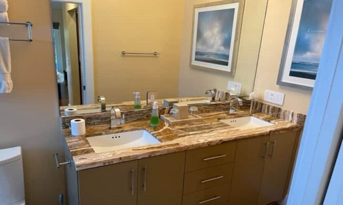 Photo of Bathroom in Oakland Park