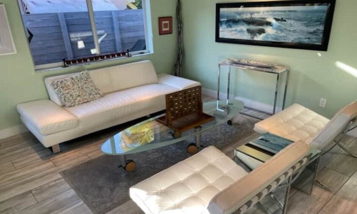 Photo of Livingroom in Oakland Park