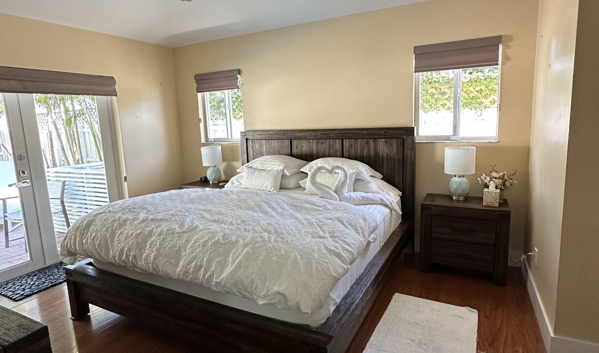 Photo of Bedroom in Oakland Park