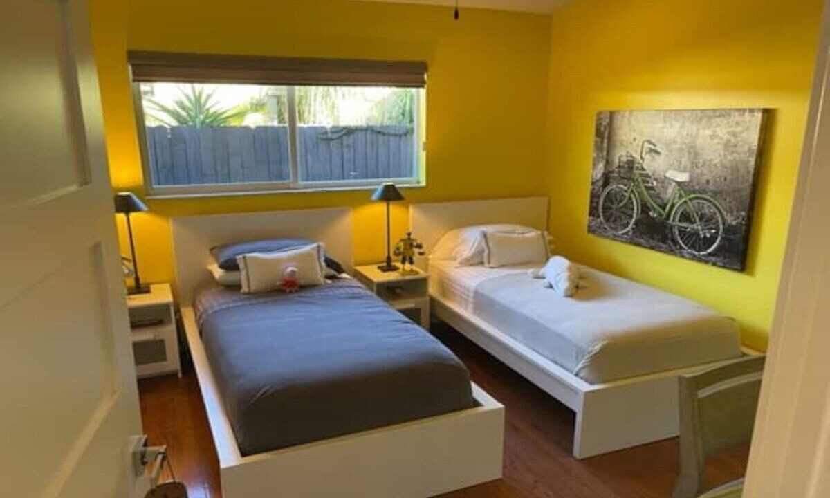 Photo of Bedroom in Oakland Park