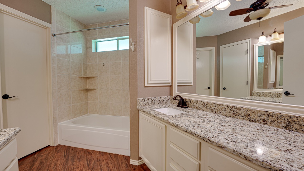 Photo of Bathroom in Waxahachie