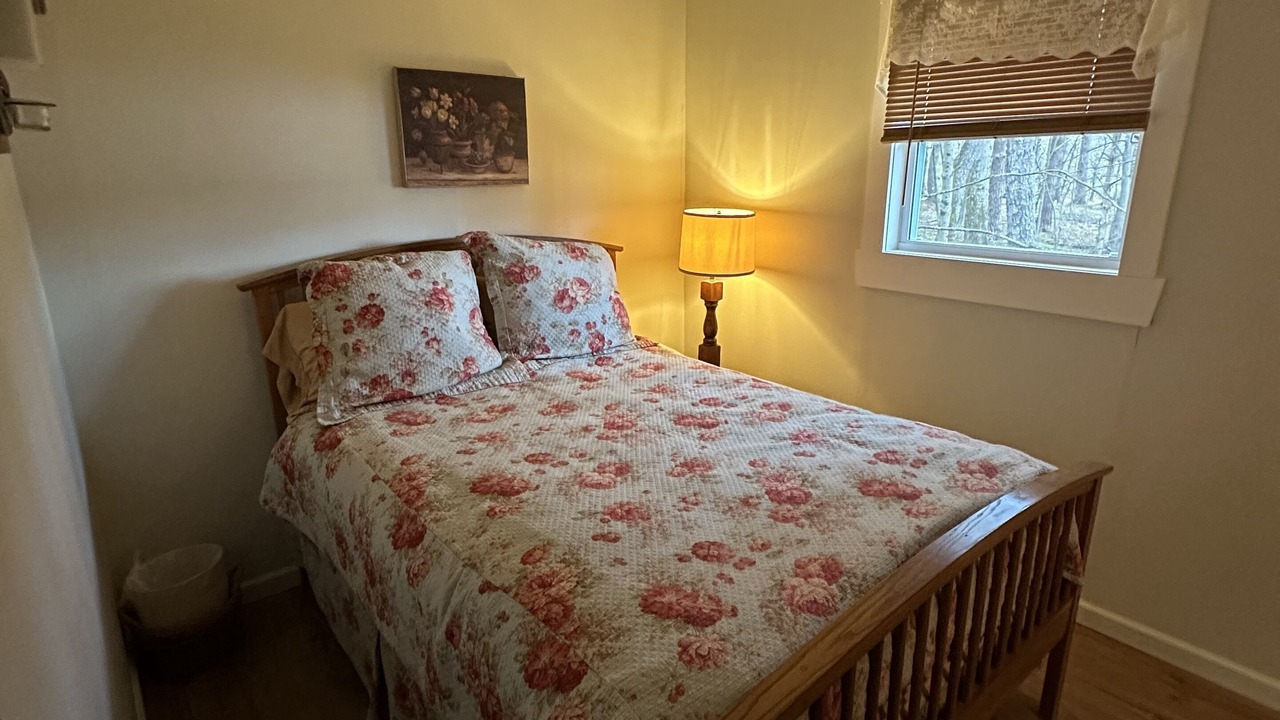 Photo of Bedroom in Roscoe