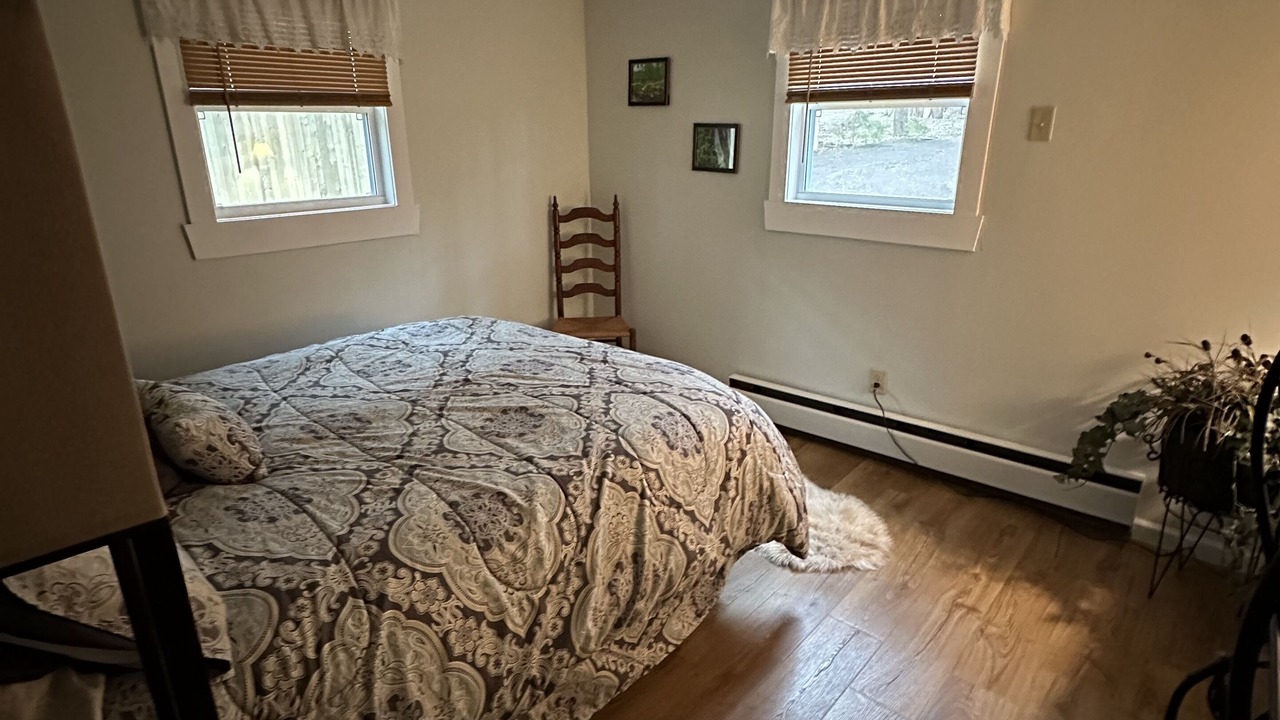Photo of Bedroom in Roscoe