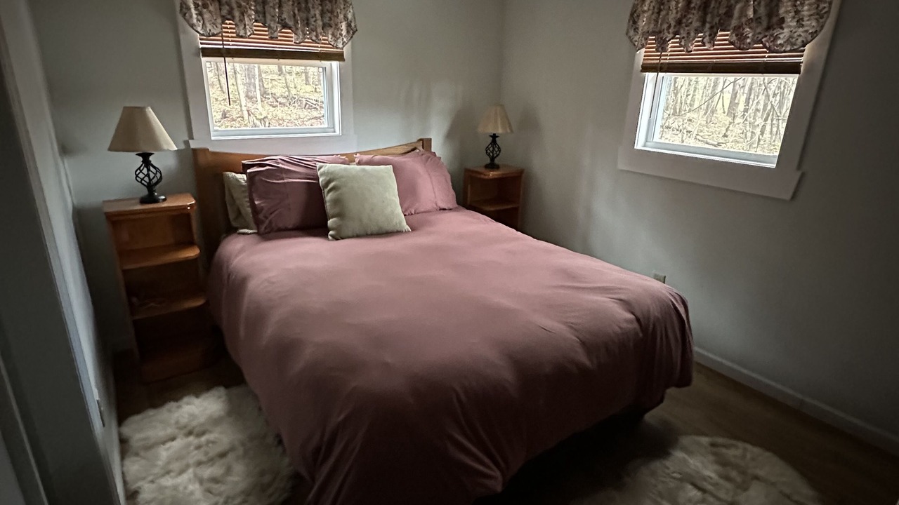 Photo of Bedroom in Roscoe