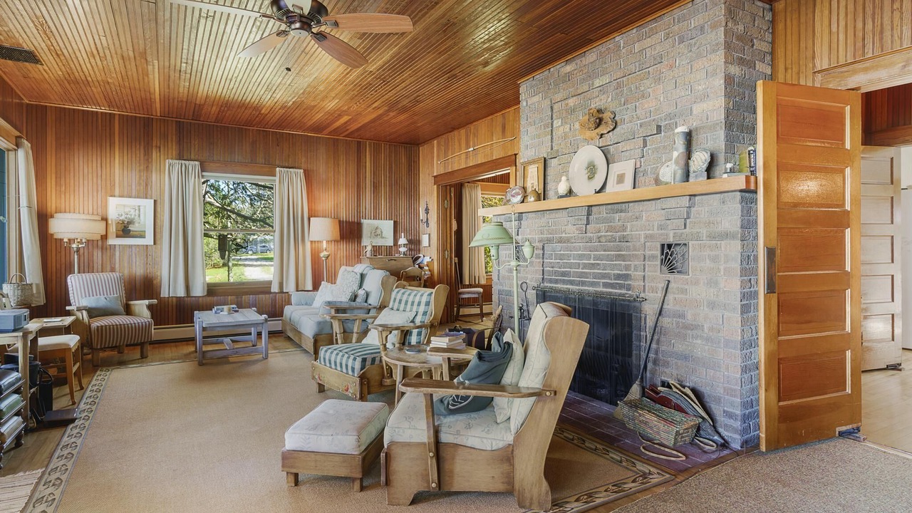 Photo of Livingroom in Walloon Lake