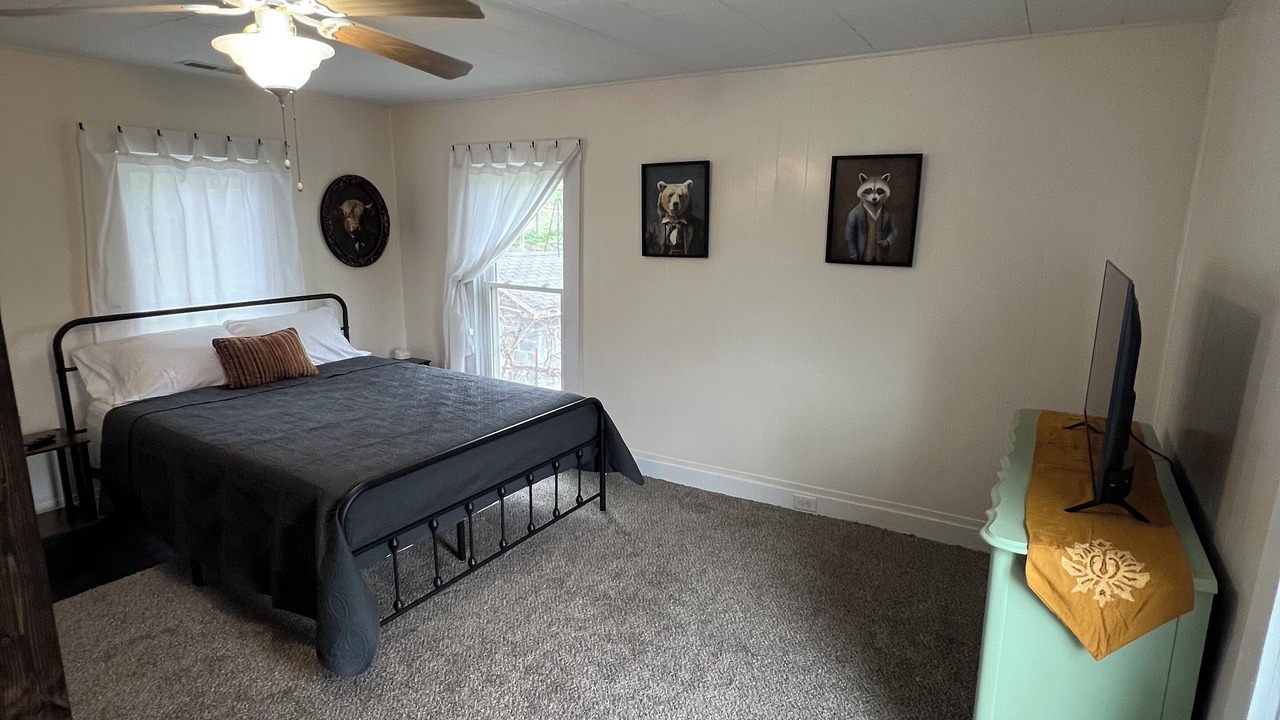 Photo of Bedroom in Gap Mills