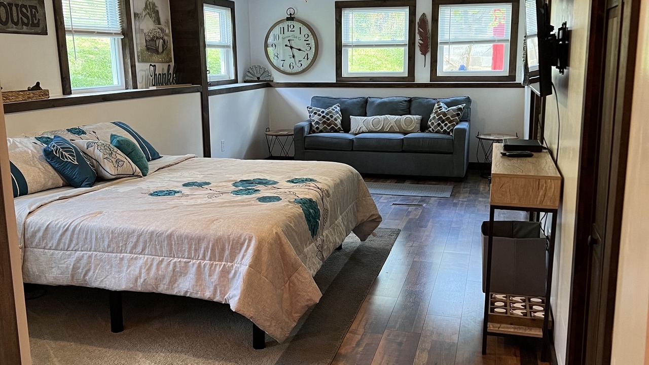 Photo of Bedroom in Gap Mills